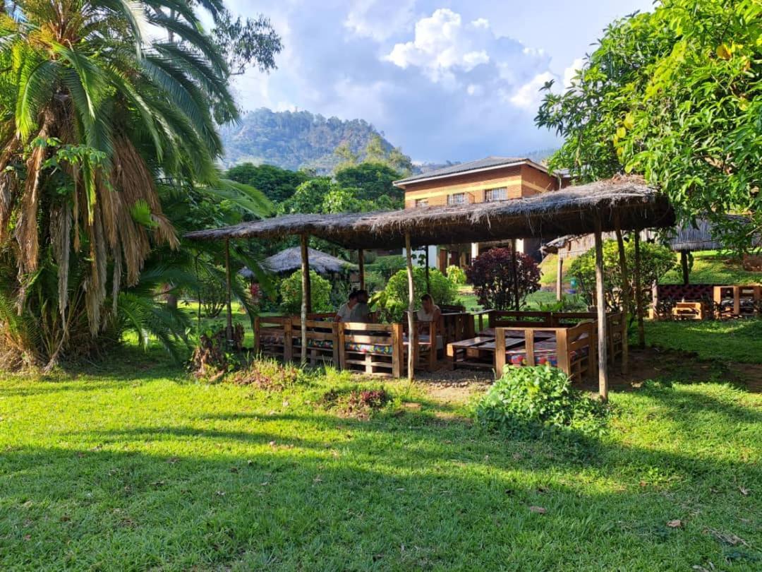 Blend Lodge And Kitchen - Pakachere ゾンバ エクステリア 写真